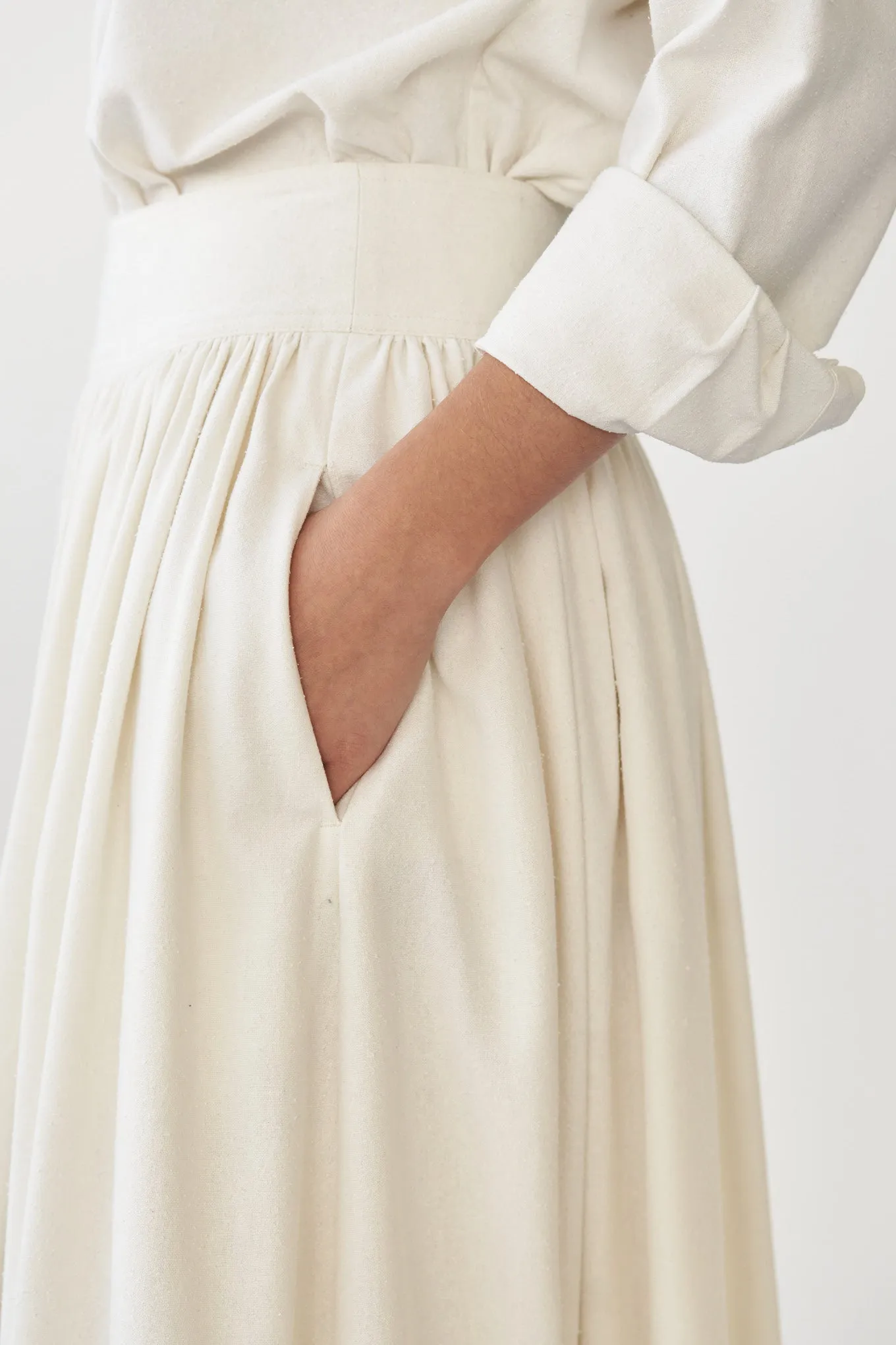 ISEA SKIRT - OFF WHITE - RAW SILK