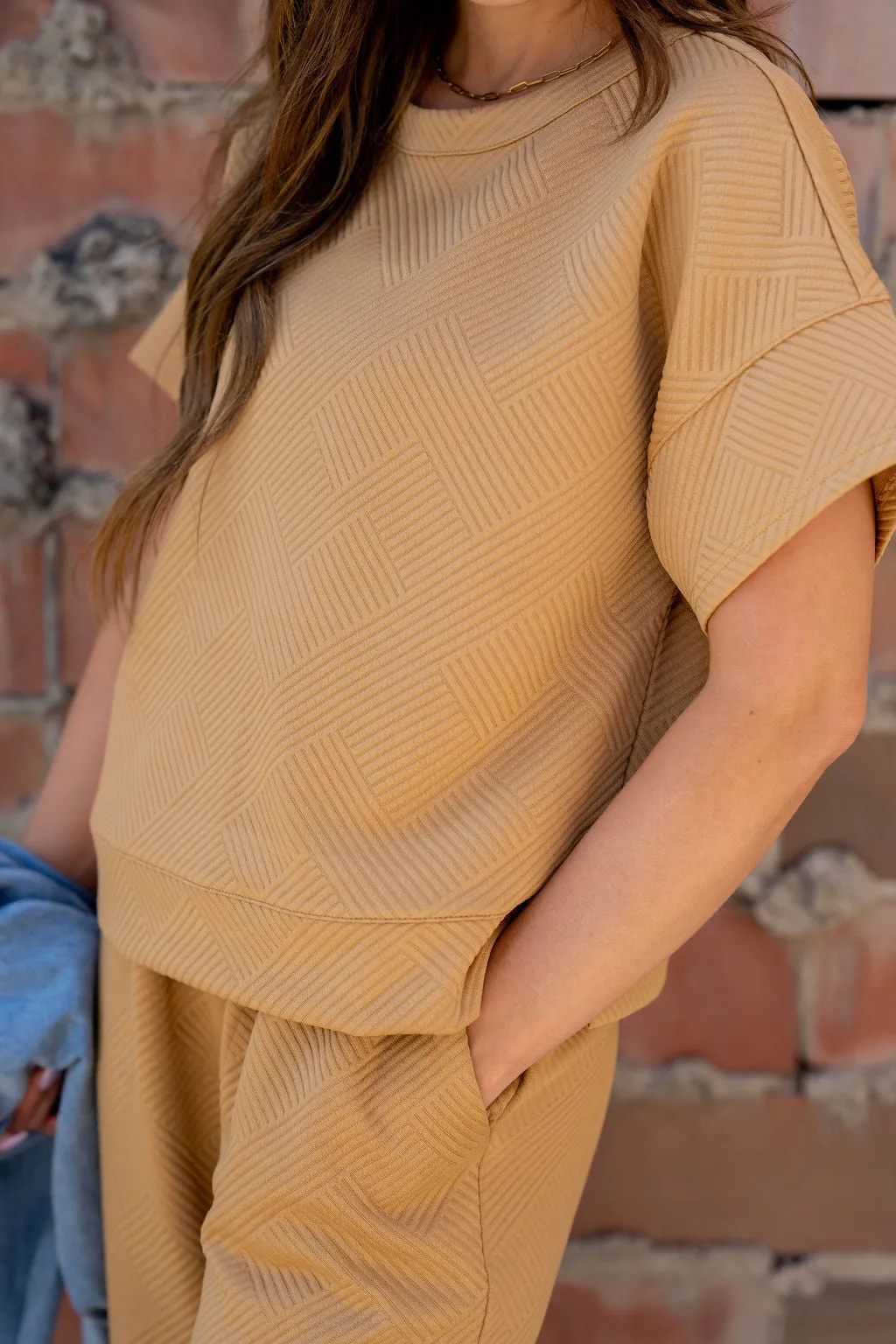 Raised Woven Relaxed Sleeve Tee